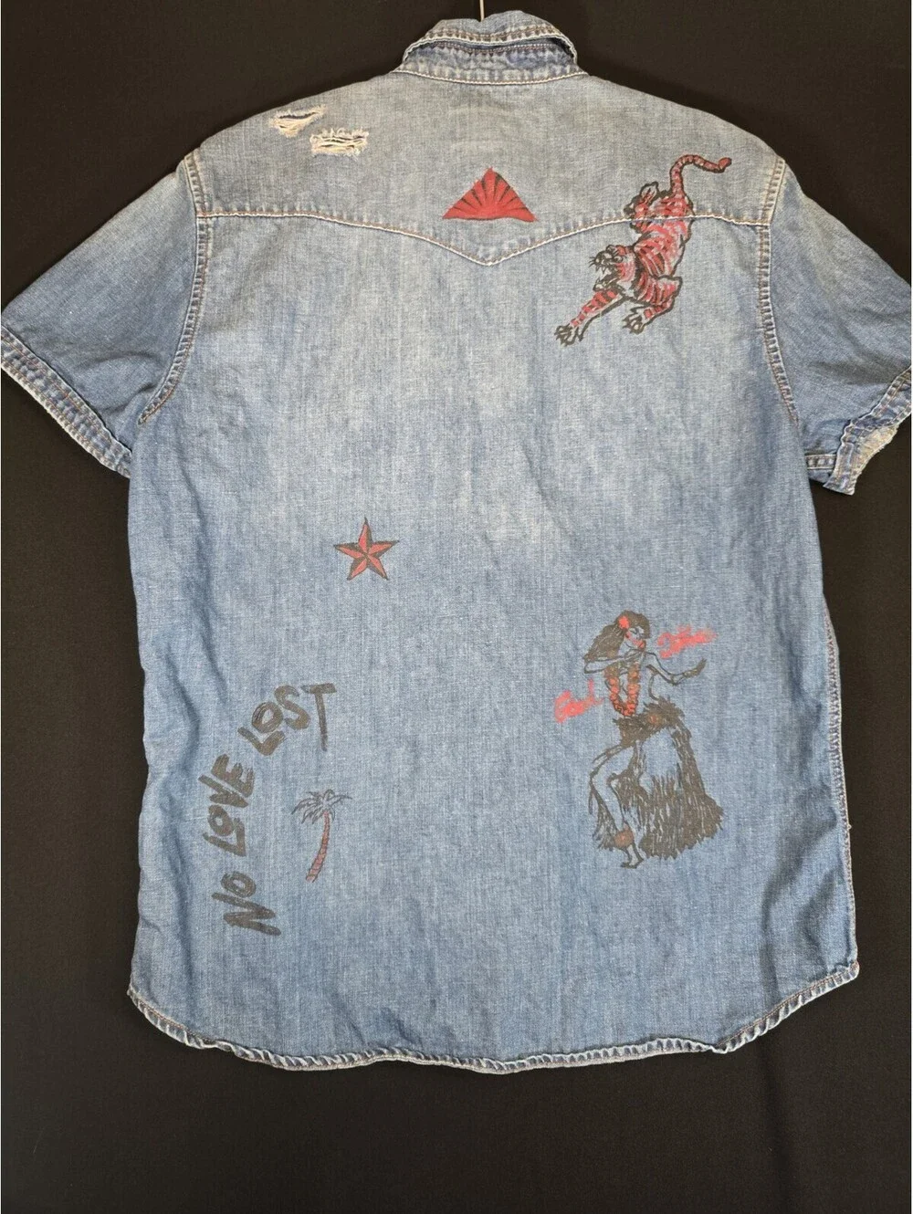 EUC True Religion Graffiti Distressed Denim Button up Shirt Size XL